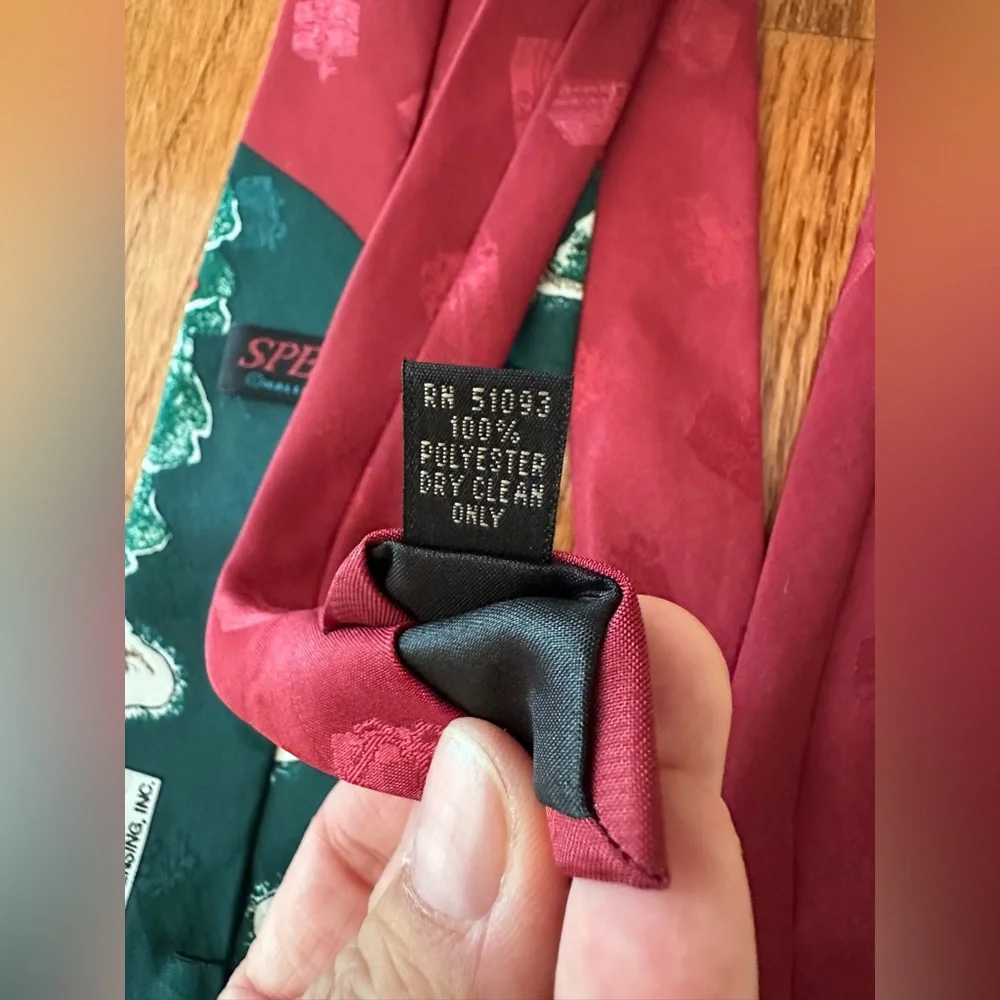 Santa Golfing Mens Necktie © Hallmark Licensing 